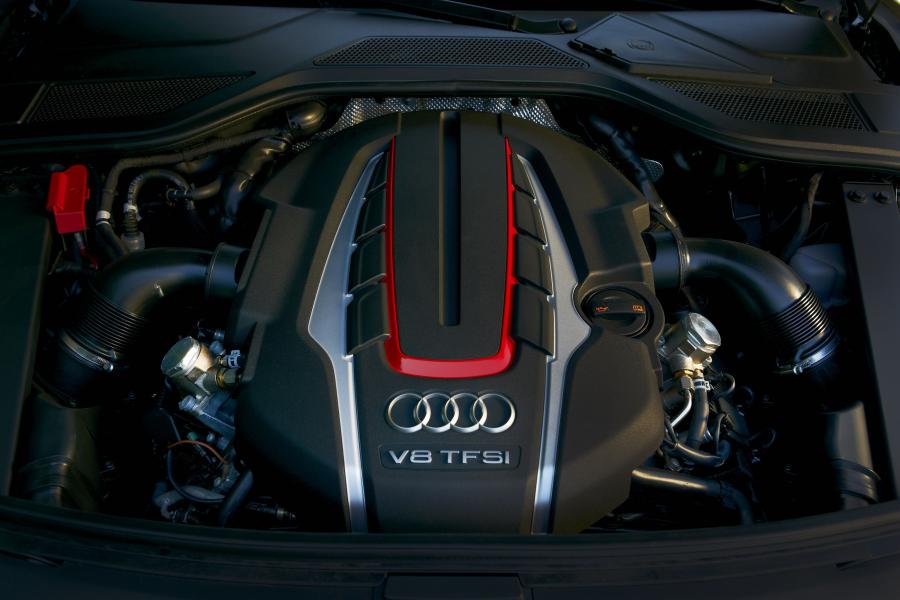 Моторный отсек Audi S8 (D4) 2012 года  (NA) (фото 29 из 53)